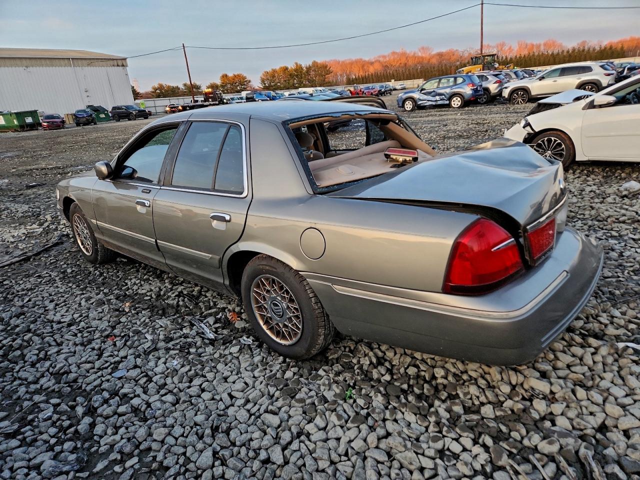 MERCURY GRAND MARQUIS 2002 — 3