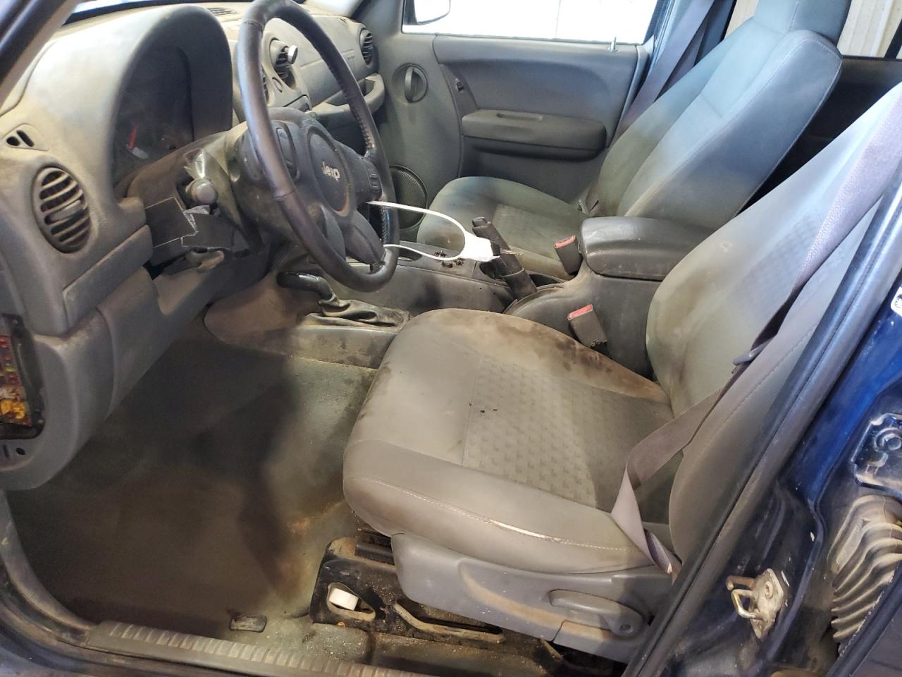 JEEP LIBERTY 2005 — 8