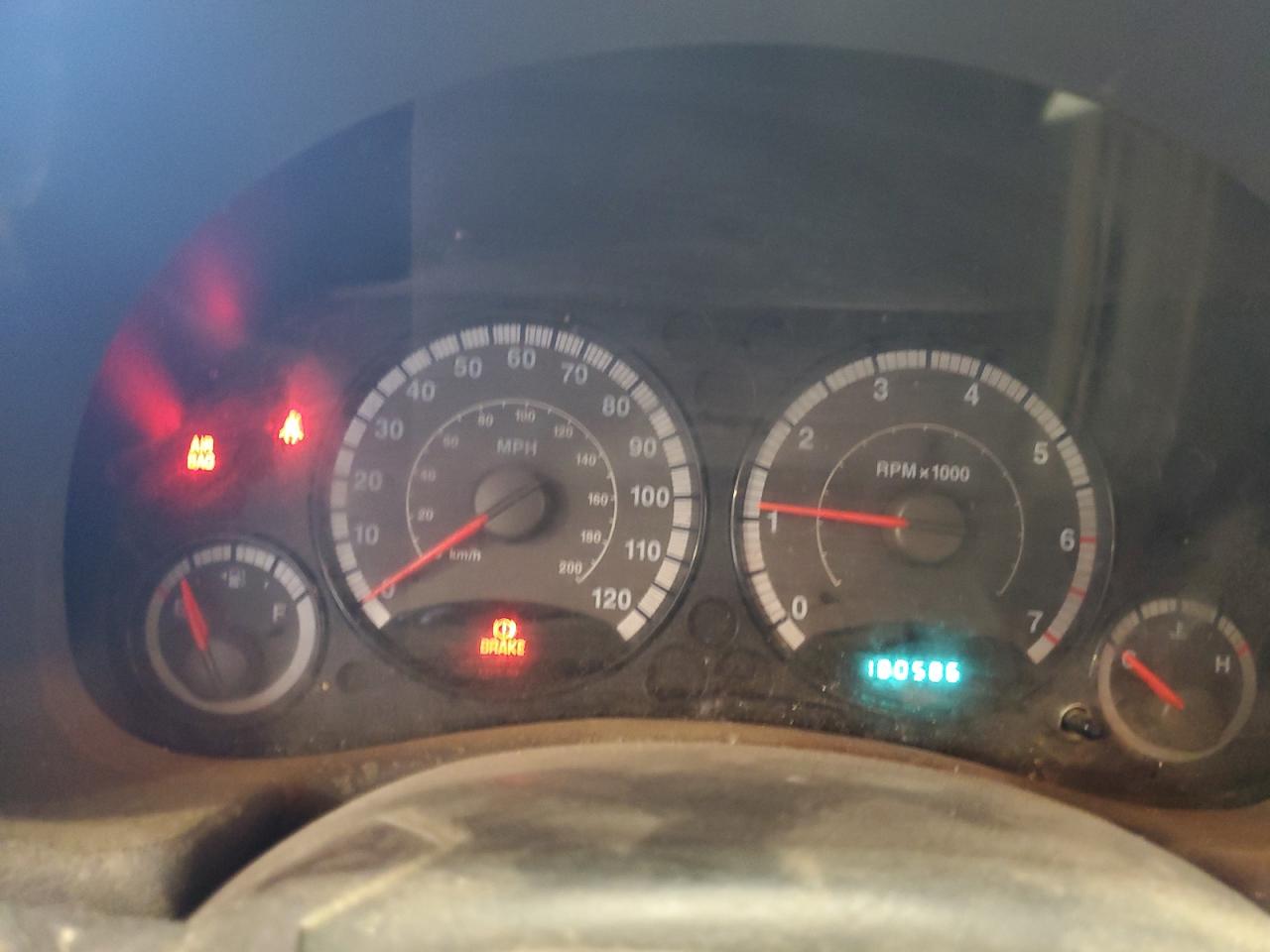 JEEP LIBERTY 2005 — 10