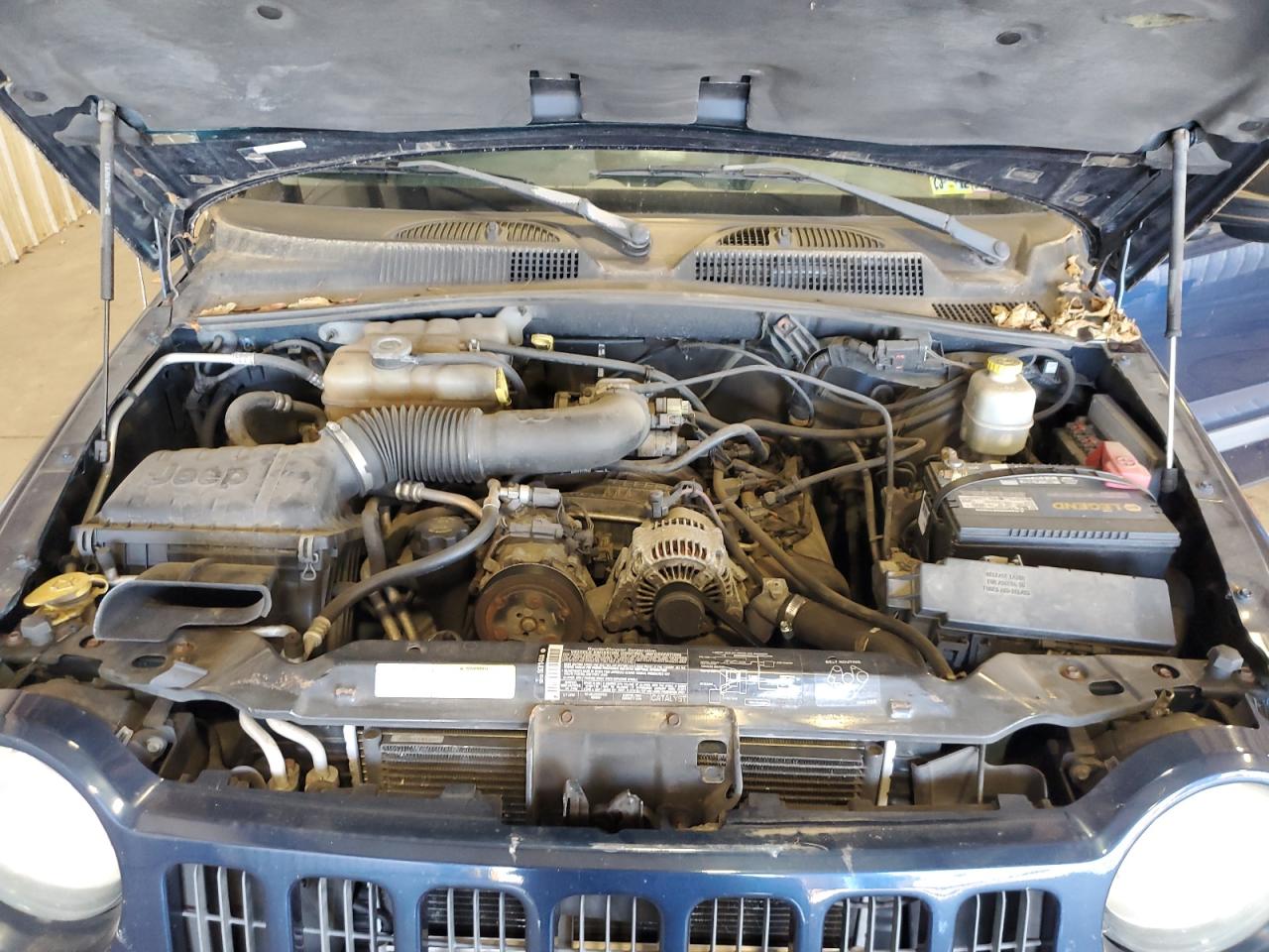 JEEP LIBERTY 2005 — 13