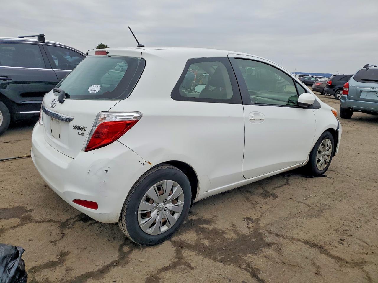 TOYT YARIS 2014 — 4