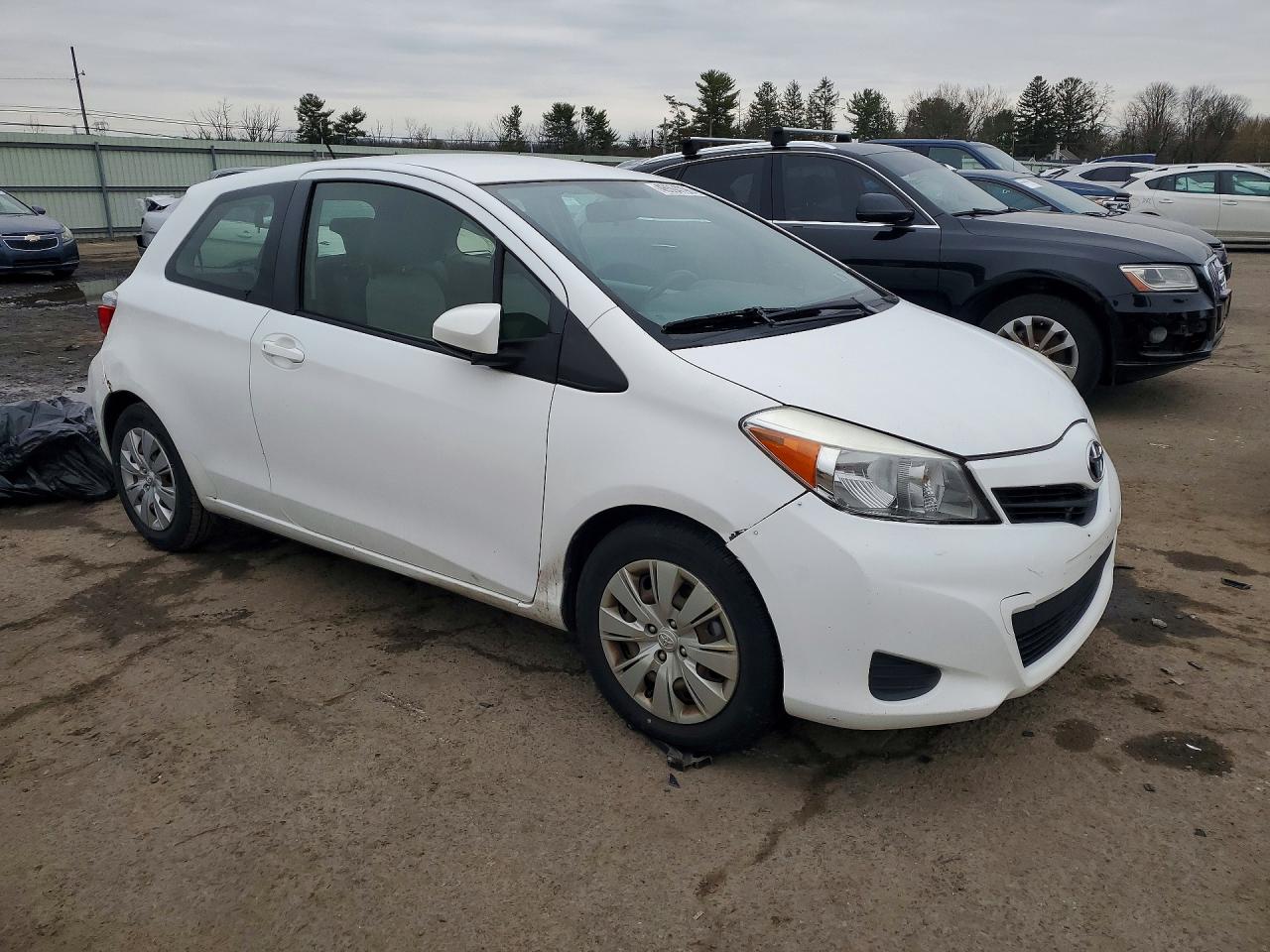 TOYT YARIS 2014 — 5