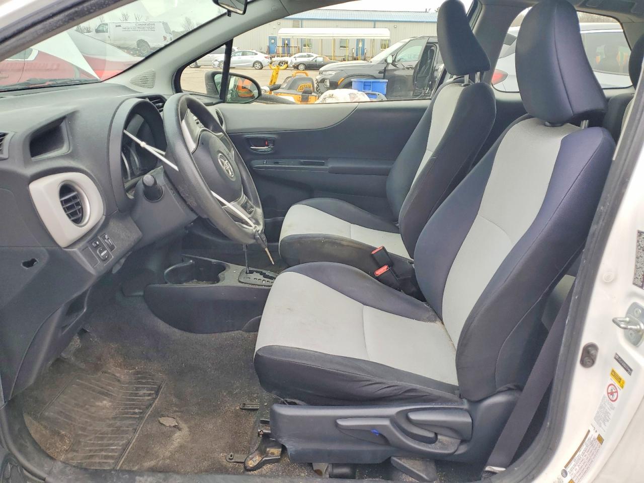 TOYT YARIS 2014 — 8