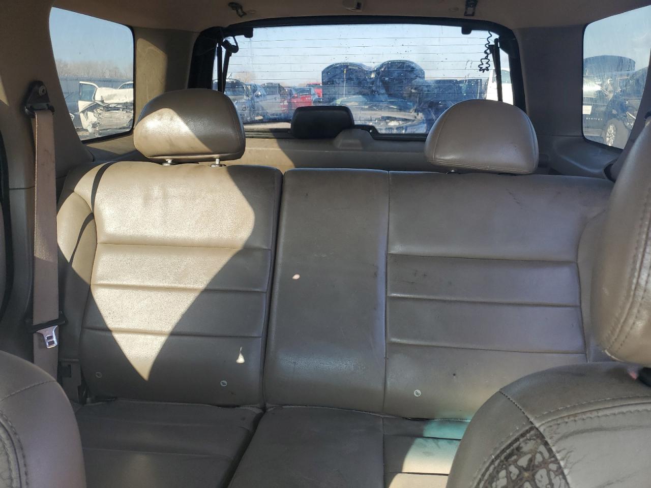 FORD ESCAPE 2002 — 11