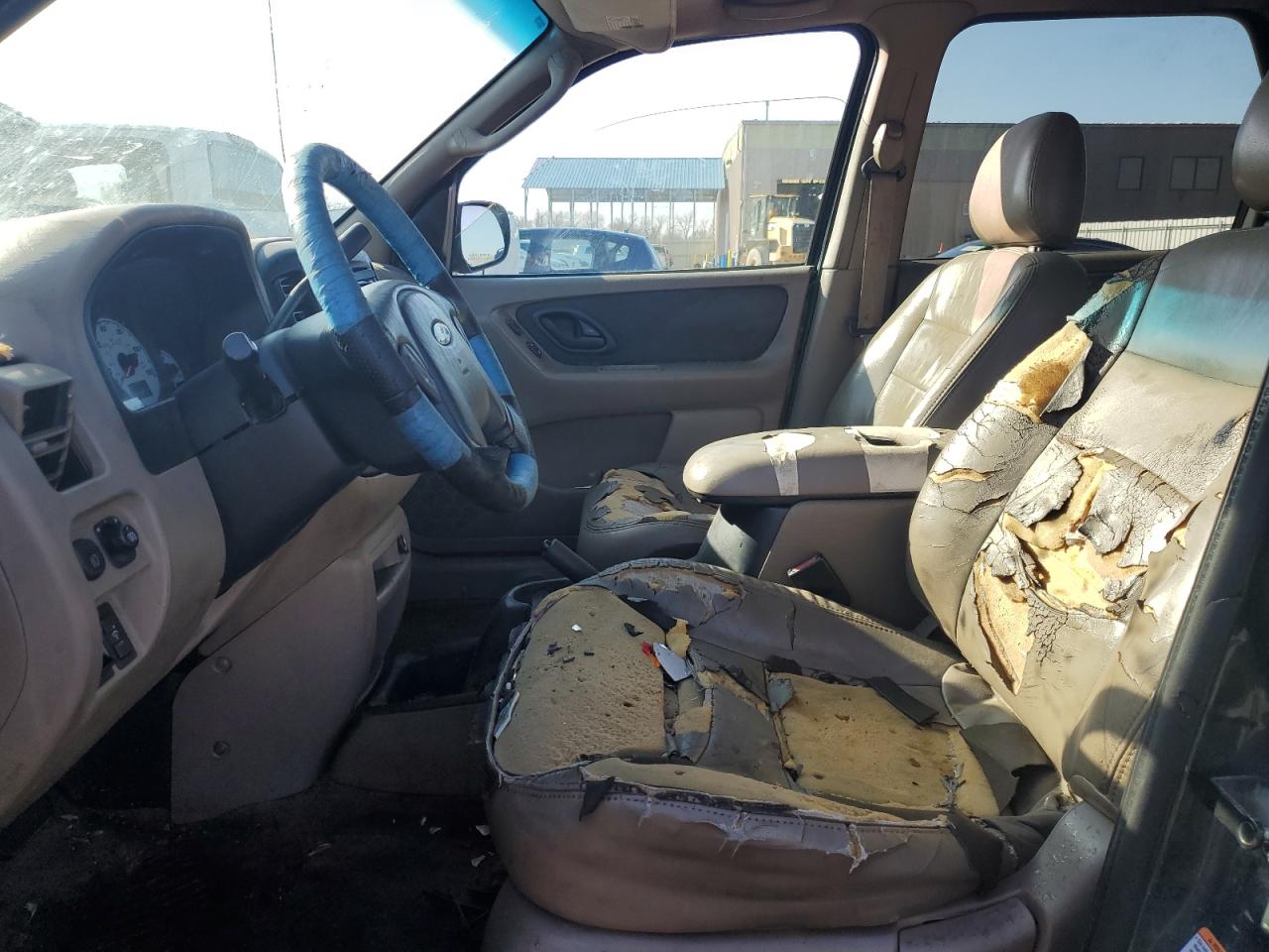 FORD ESCAPE 2002 — 8