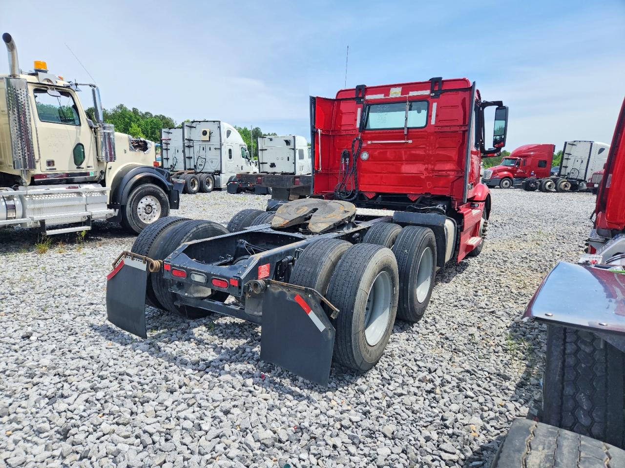 2020 VOLVO VNR