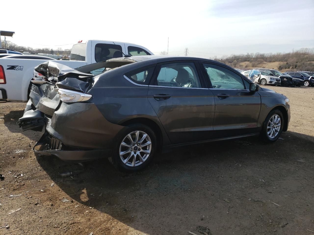 FORD FUSION 2017 — 4