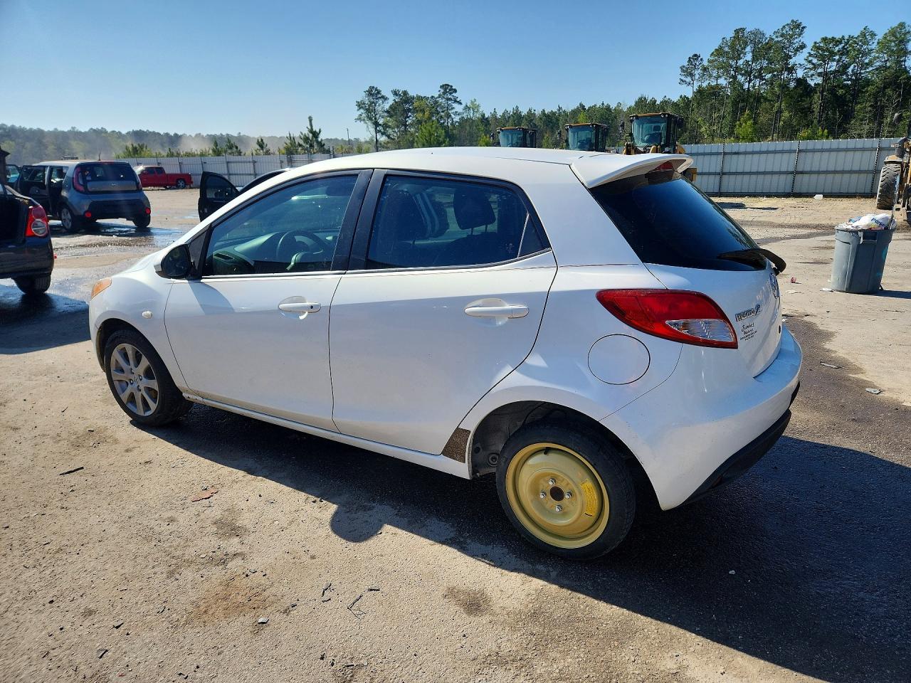 MAZDA MAZDA2 2011 — 3
