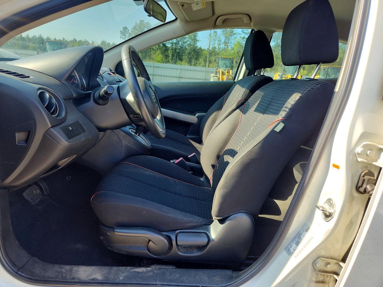 MAZDA MAZDA2 2011 — 8