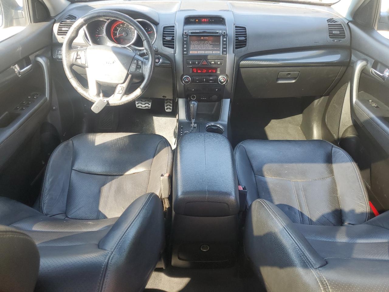 KIA SORENTO 2011 — 9