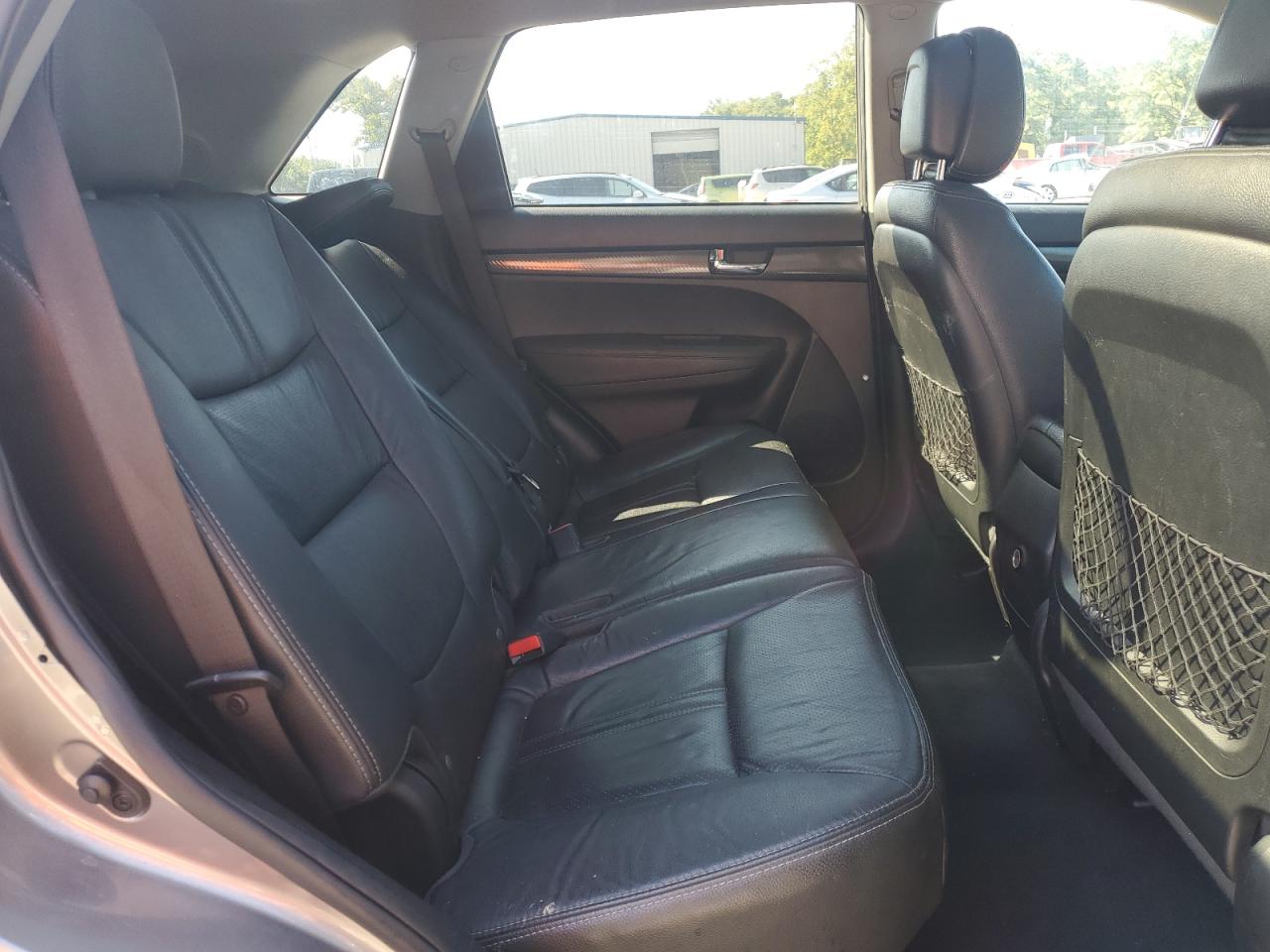 KIA SORENTO 2011 — 12