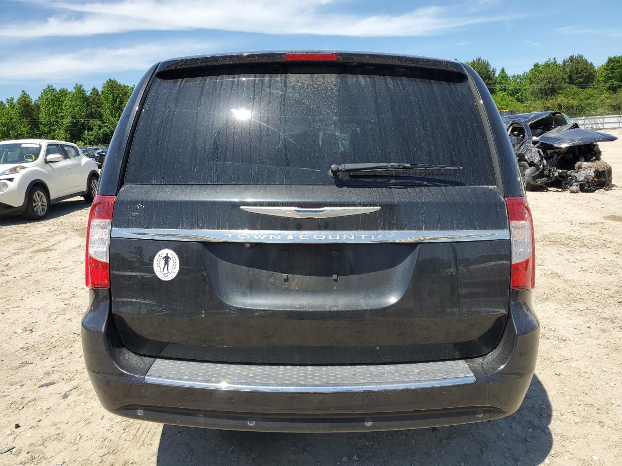 CHRYSLER TOWN & COUNTRY 2014 — 7