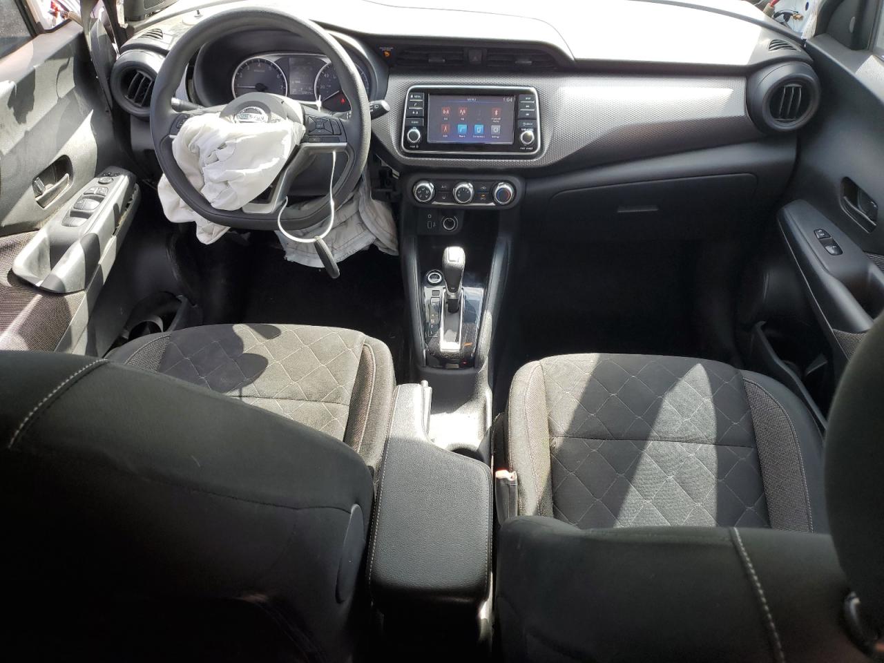 NISSAN KICKS 2020 — 9