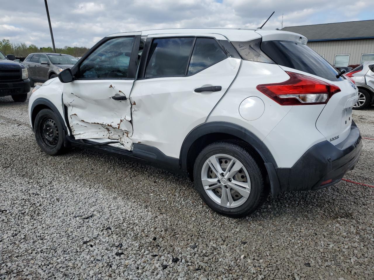 NISSAN KICKS 2020 — 3
