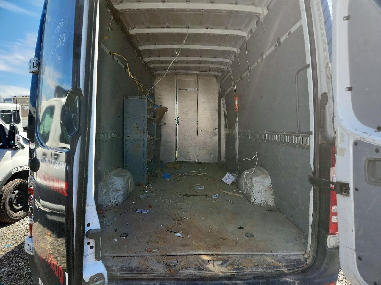 FREIGHTLINER SPRINTER 2015 — 11