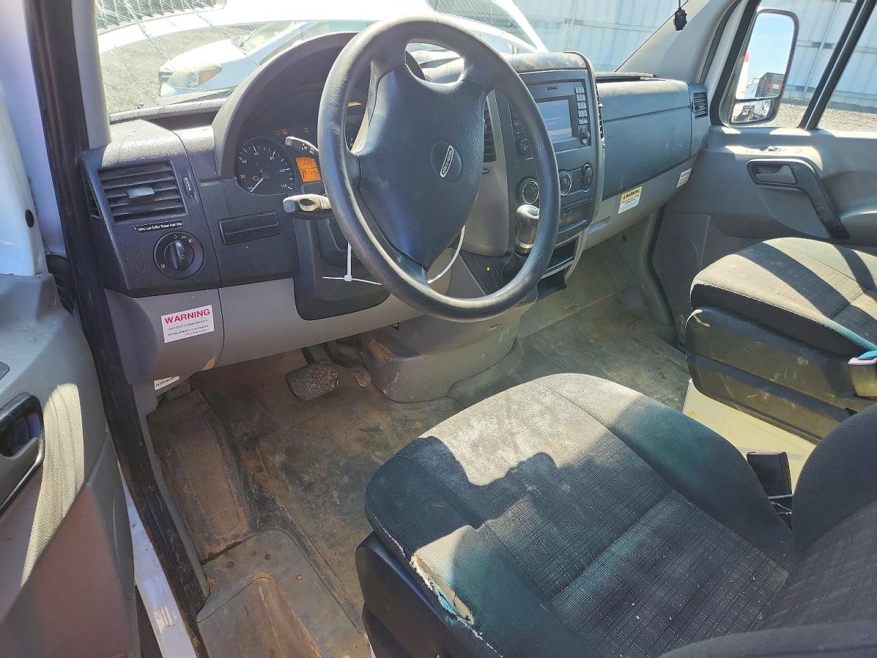 FREIGHTLINER SPRINTER 2015 — 9