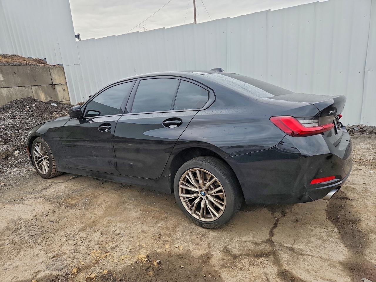 BMW 330XI 2023 — 3