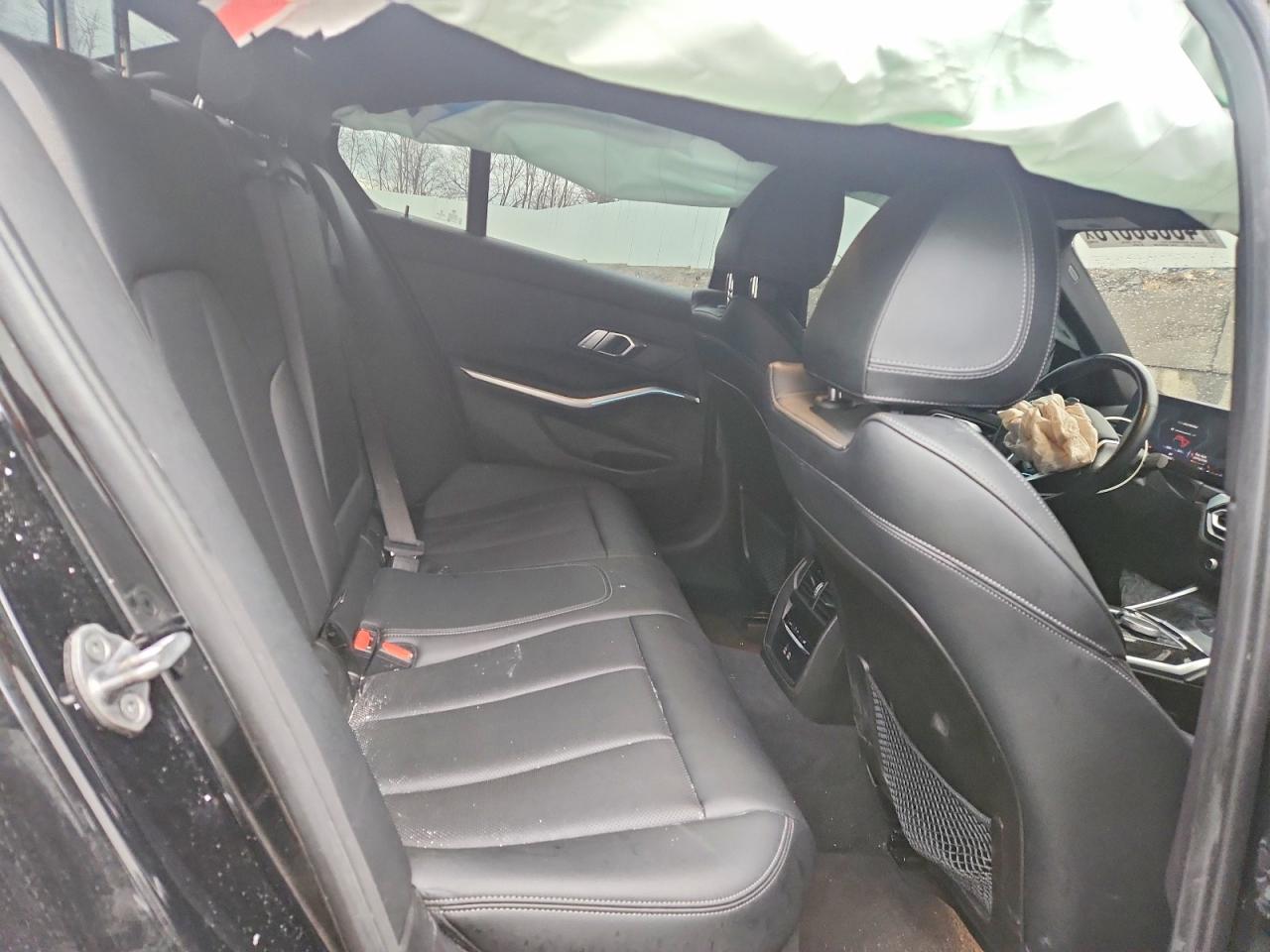 BMW 330XI 2023 — 11