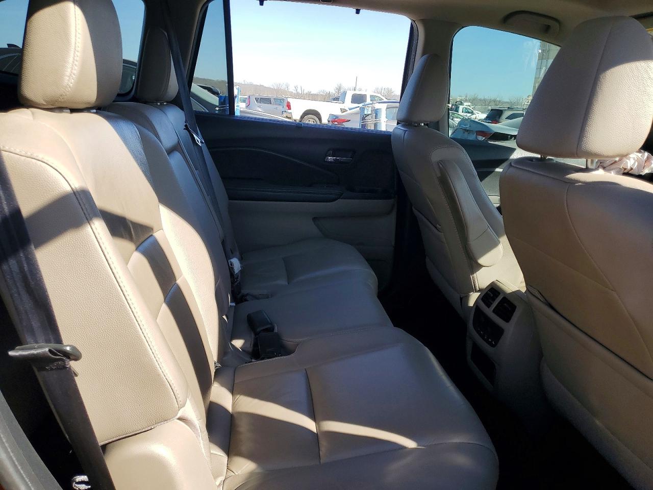 HONDA PILOT 2022 — 12