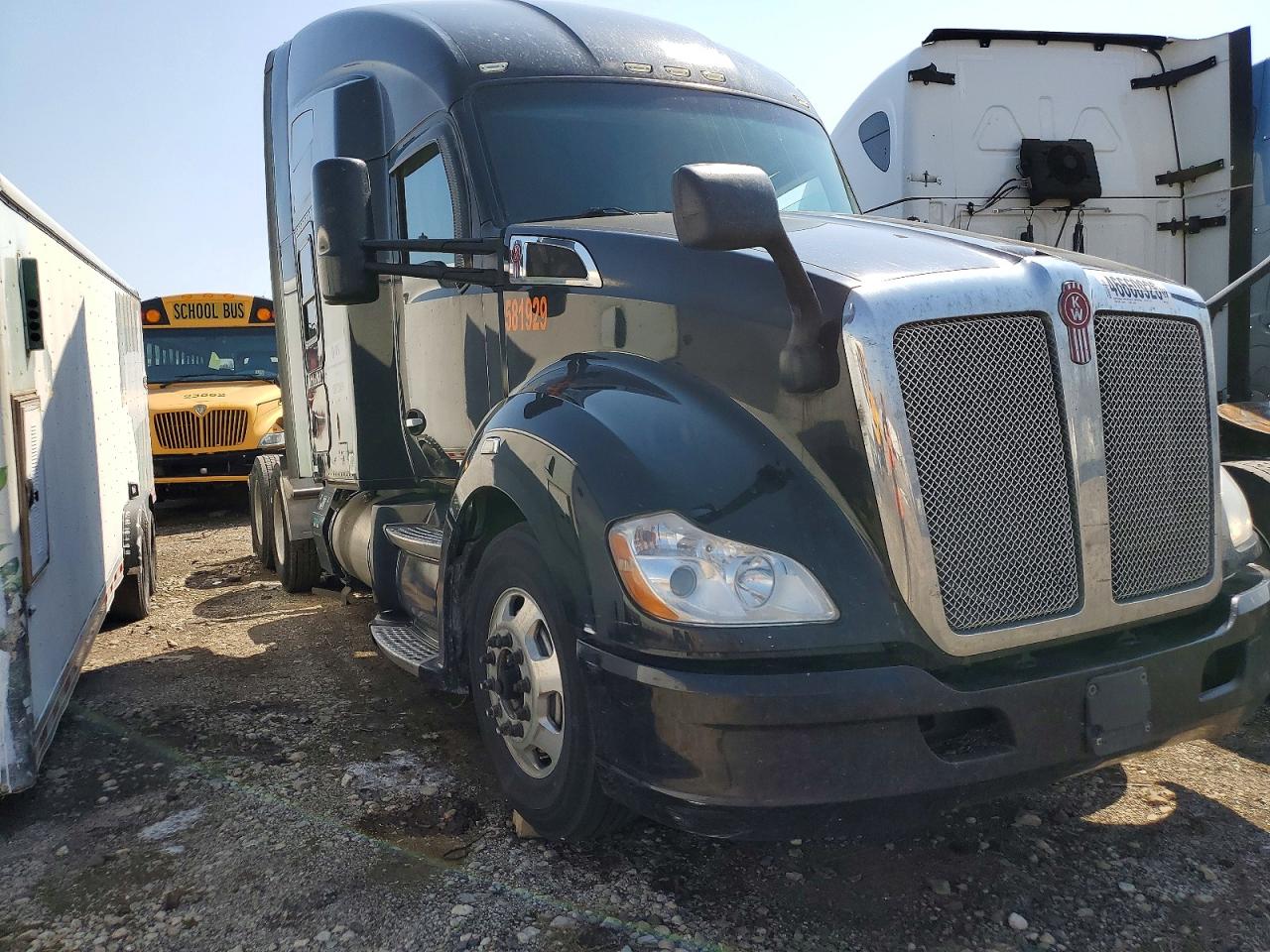 KENWORTH CONSTRUCTION 2017 — 2