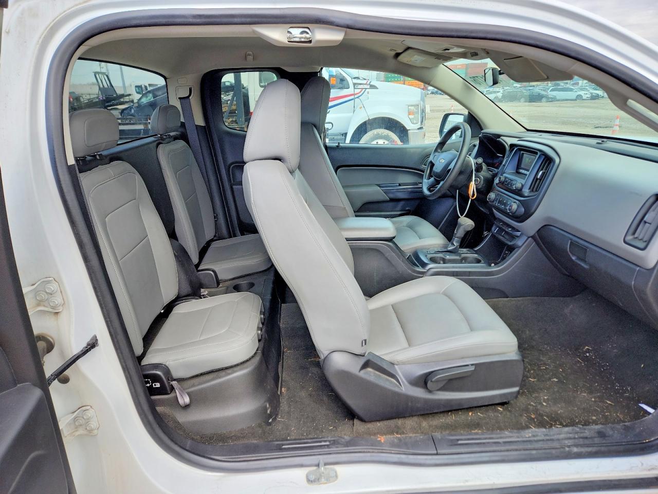 CHEVROLET COLORADO 2015 — 11