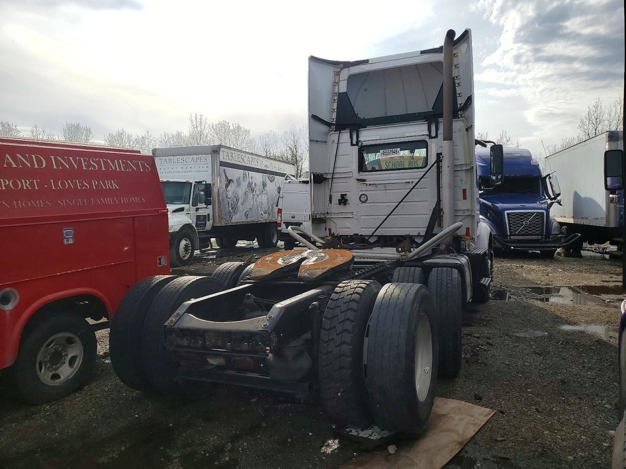 2019 VOLVO VNR