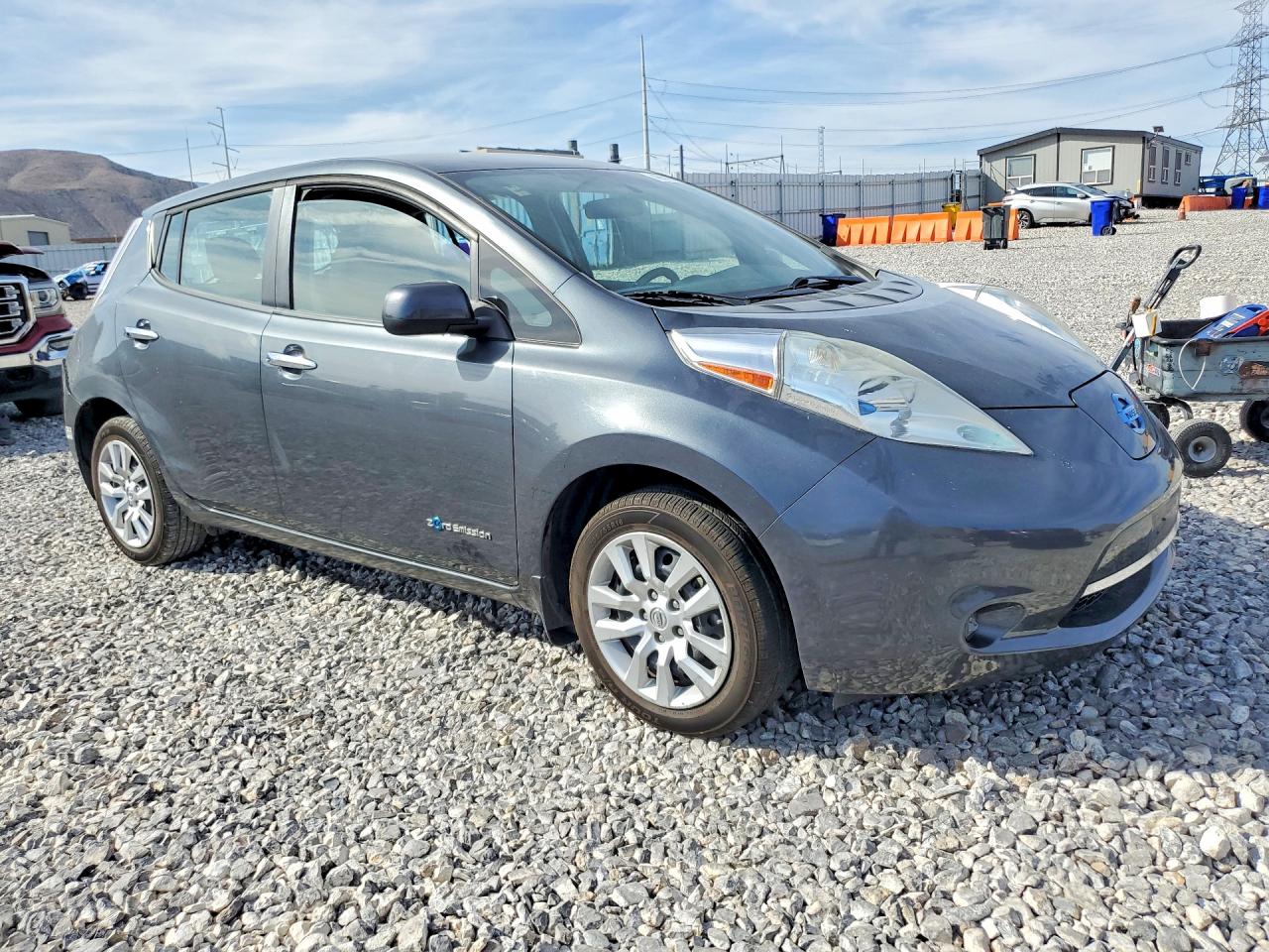 2013 NISSAN LEAF S