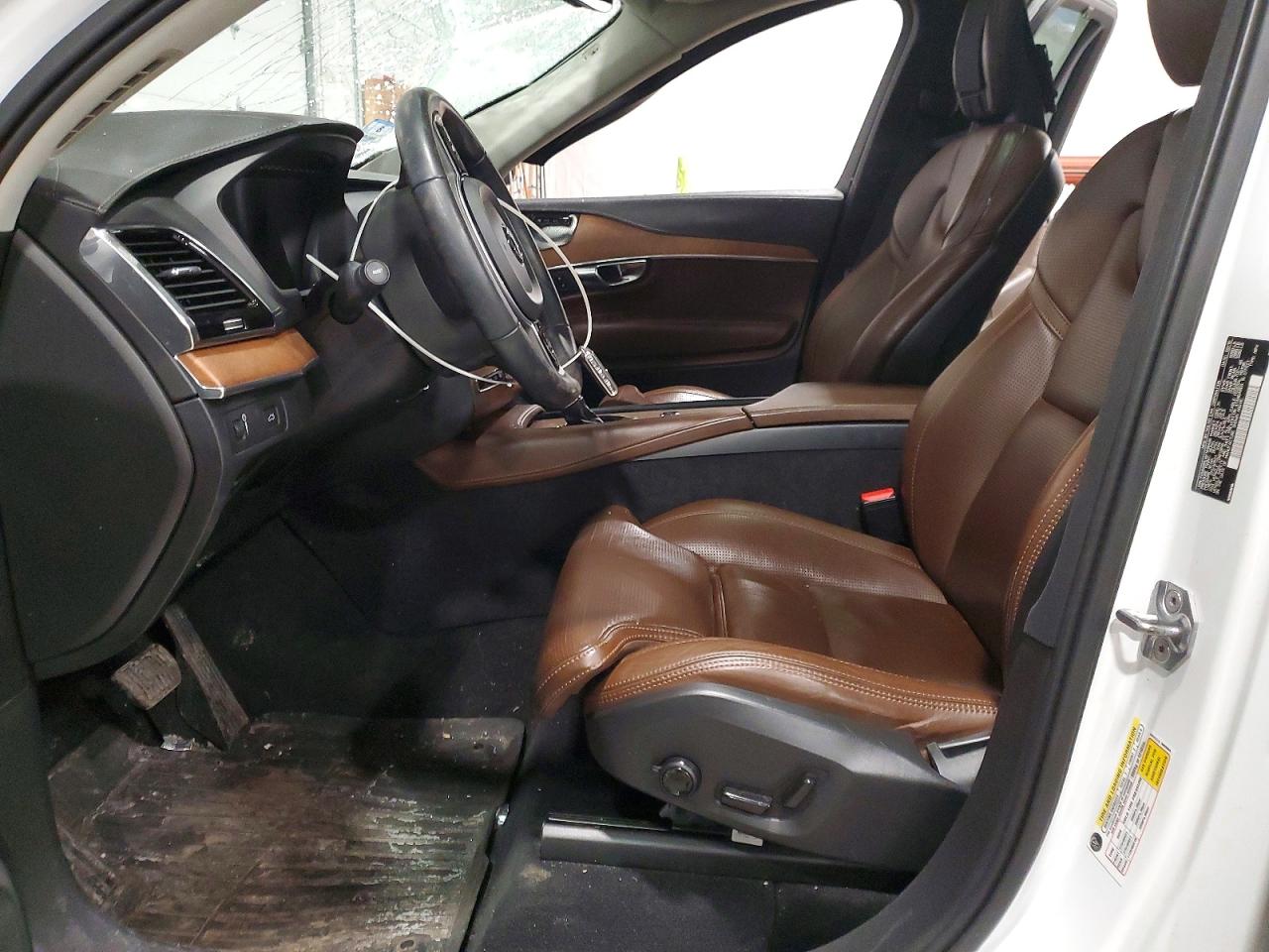 VOLVO XC90 2019 — 8