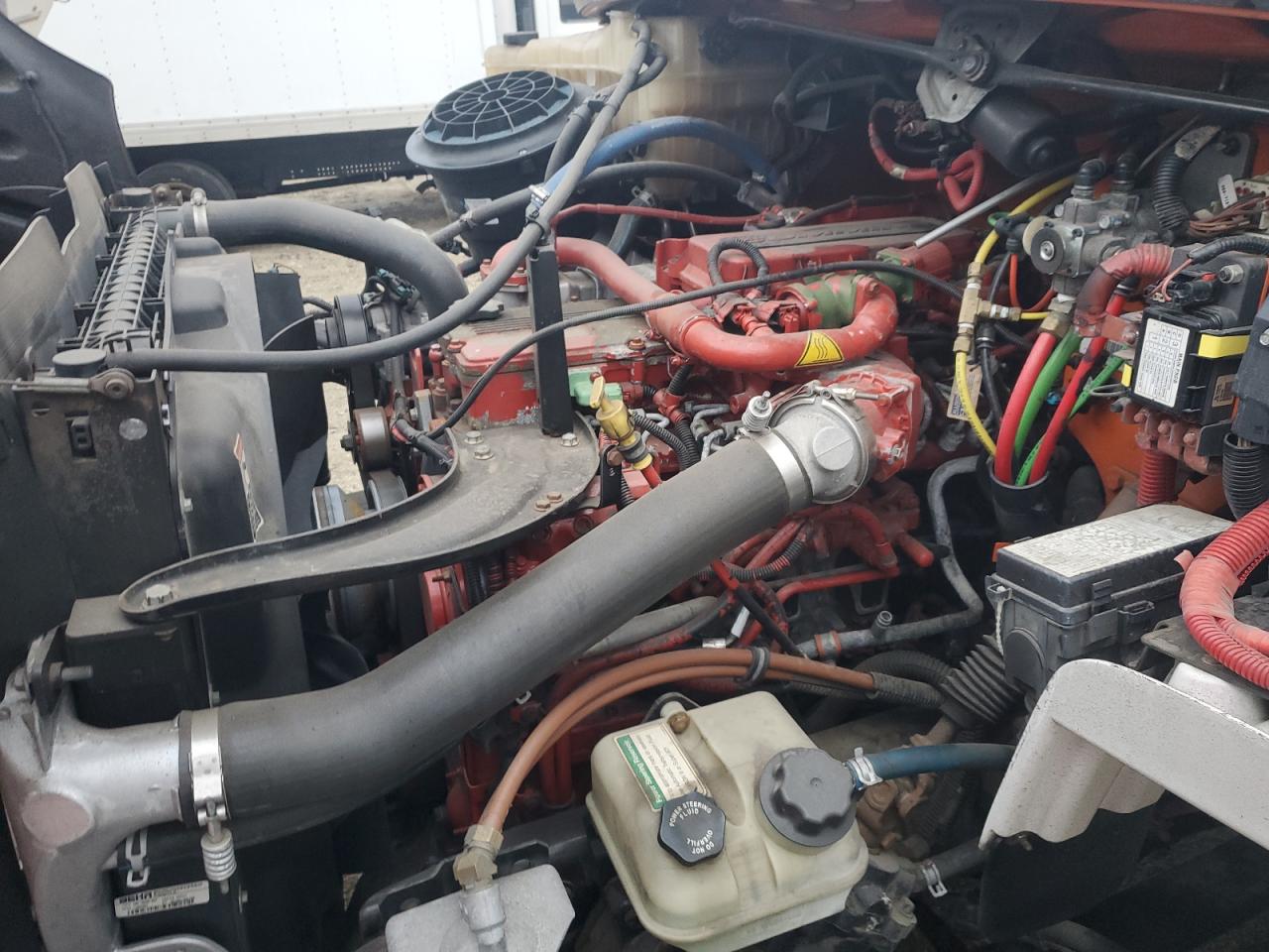 FREIGHTLINER M2 106 MED 2016 — 8