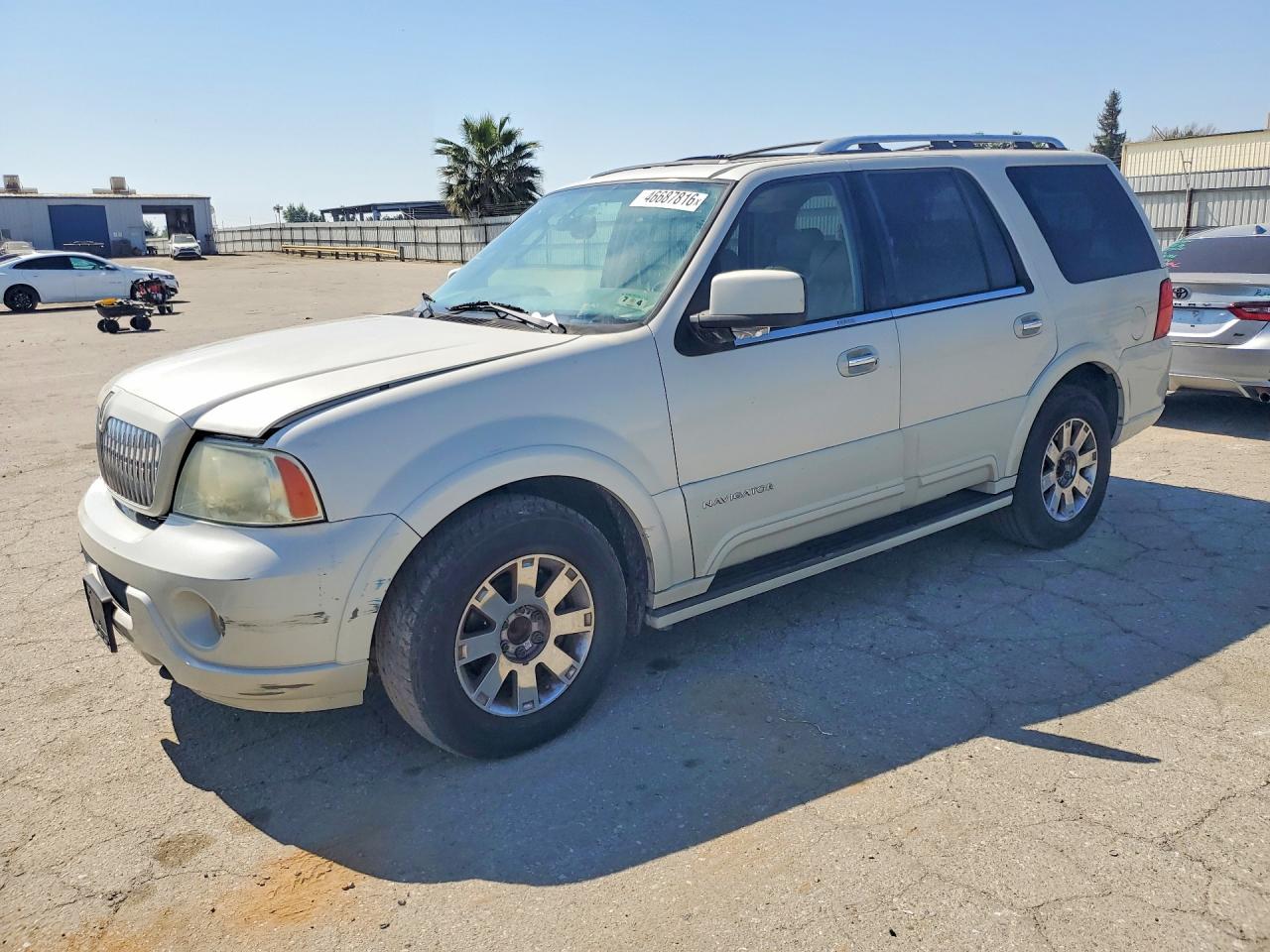 2004 LINCOLN TOWNHOUSE NAVIGATOR