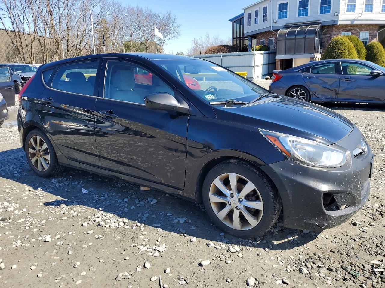 HYUNDAI ACCENT 2012 — 5