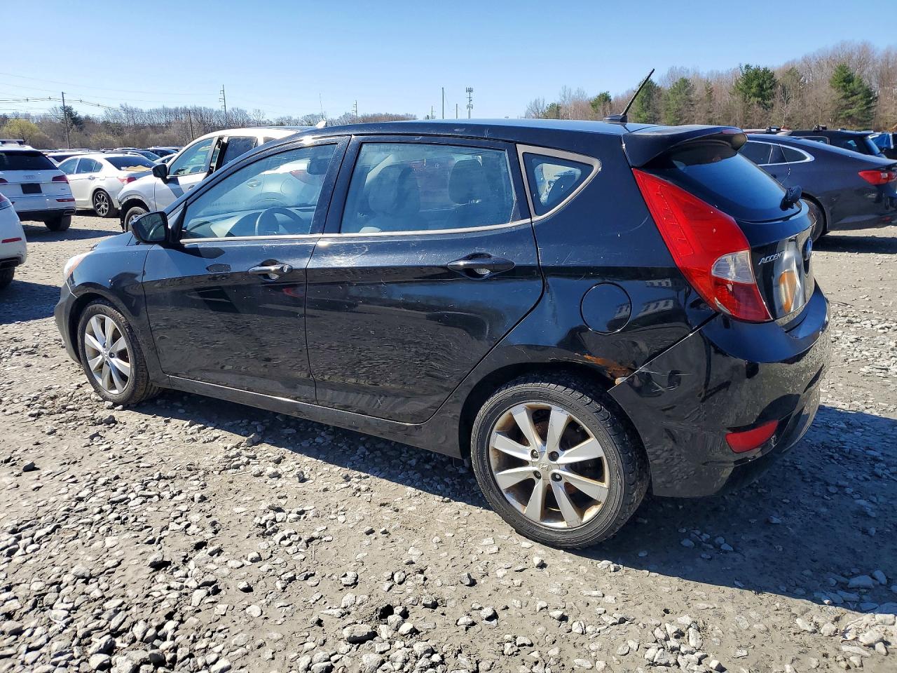 HYUNDAI ACCENT 2012 — 3