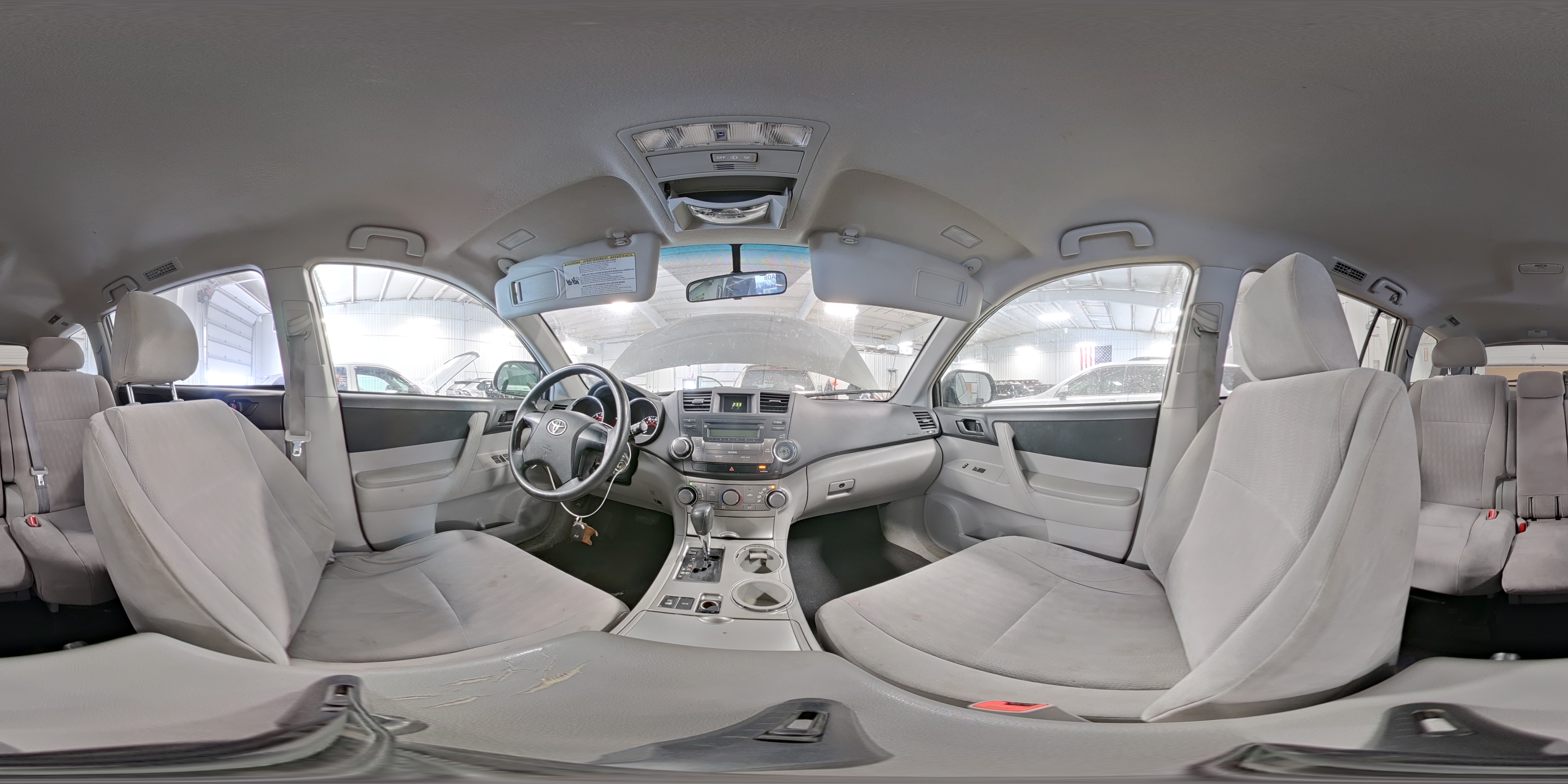 TOYOTA HIGHLANDER 2011 — 15