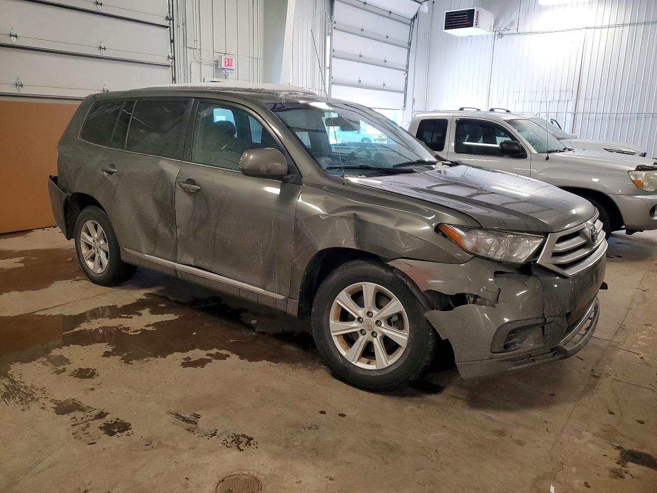 TOYOTA HIGHLANDER 2011 — 5
