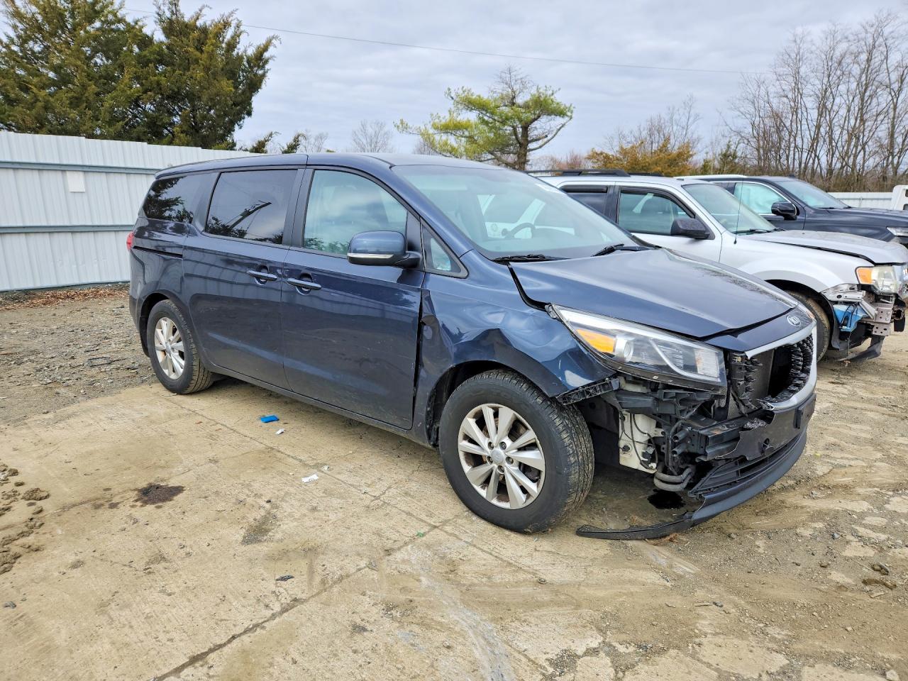 2017 KIA SEDONA LX