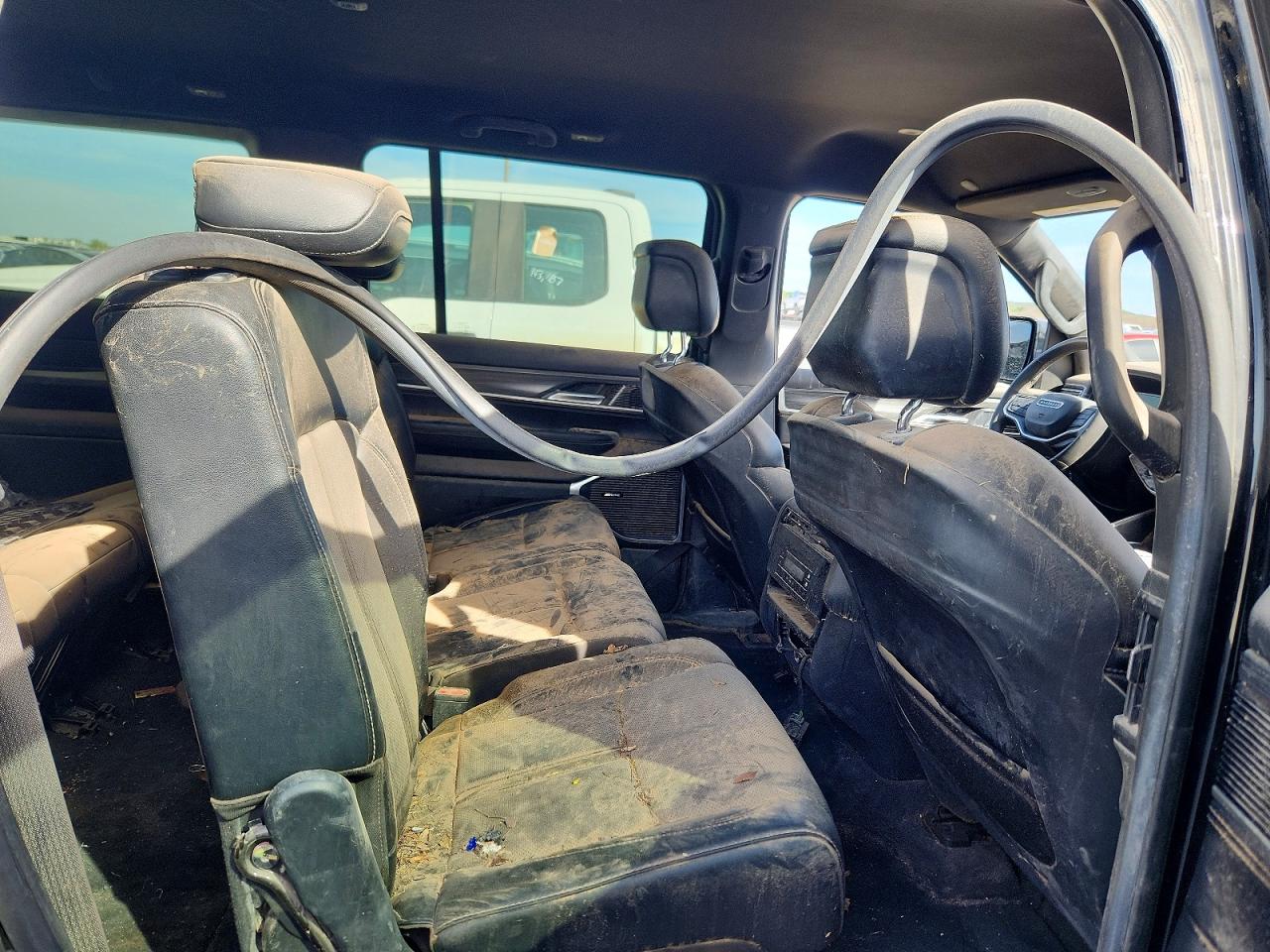 JEEP WAGONEER 2023 — 12