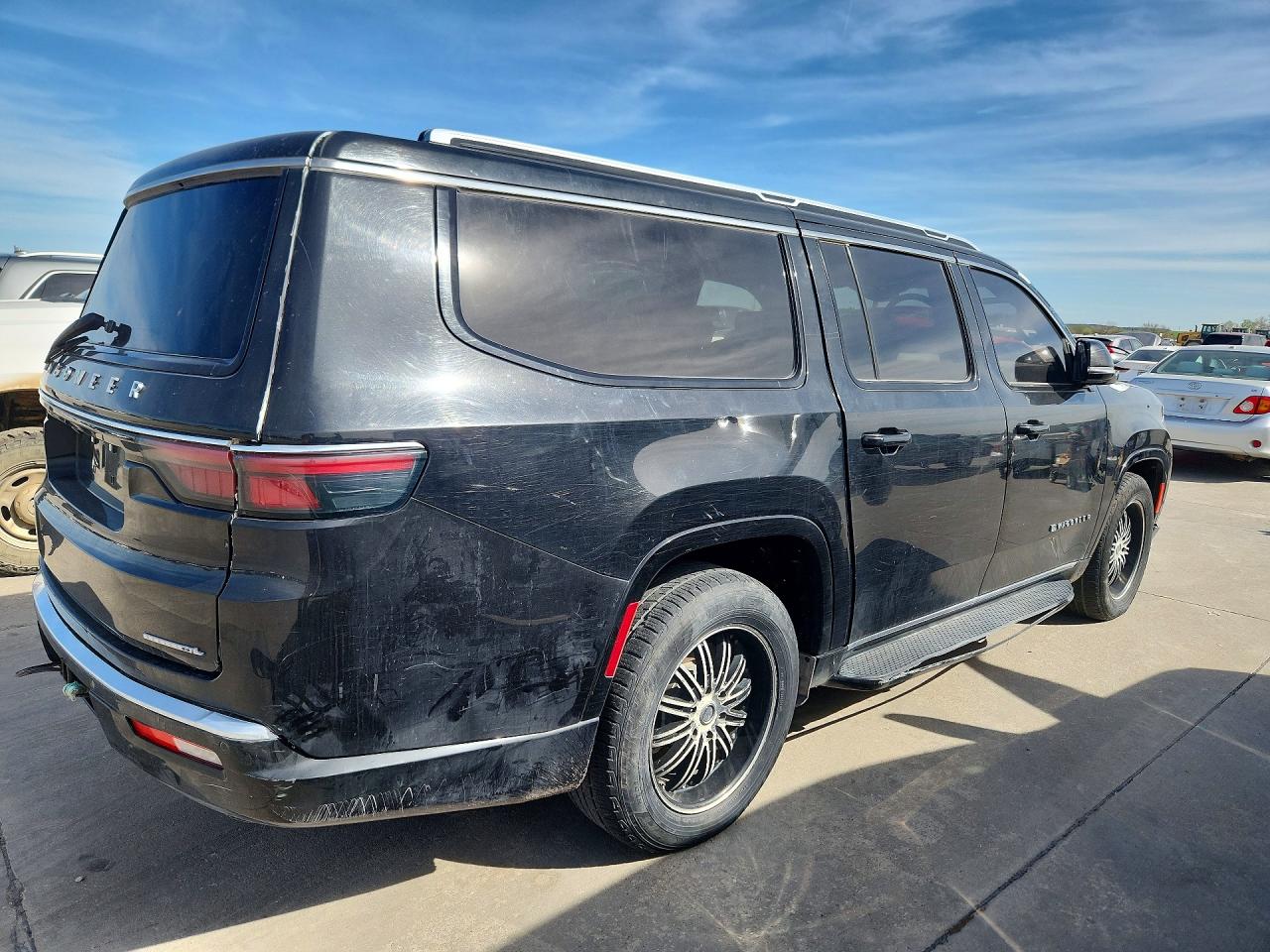 JEEP WAGONEER 2023 — 4