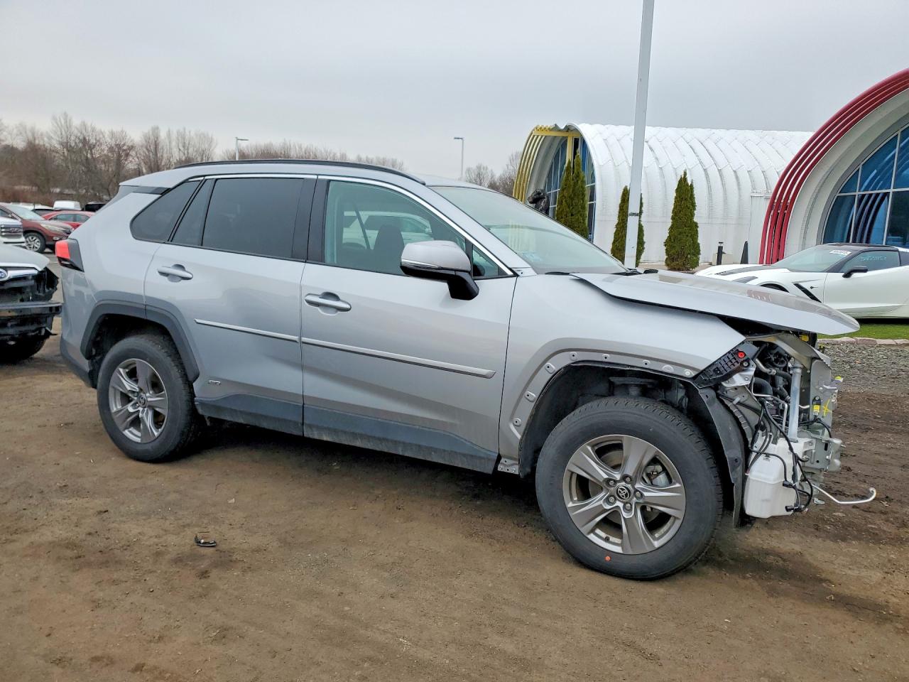 2024 TOYOTA RAV4 HYBRID XLE