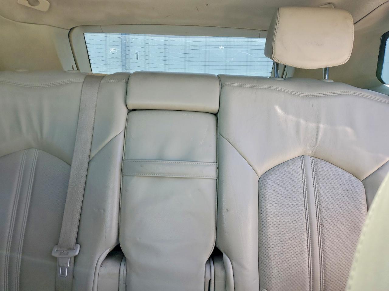 CADILLAC SRX 2010 — 11