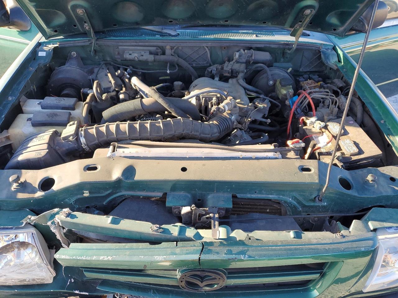 MAZDA B3000 2001 — 12