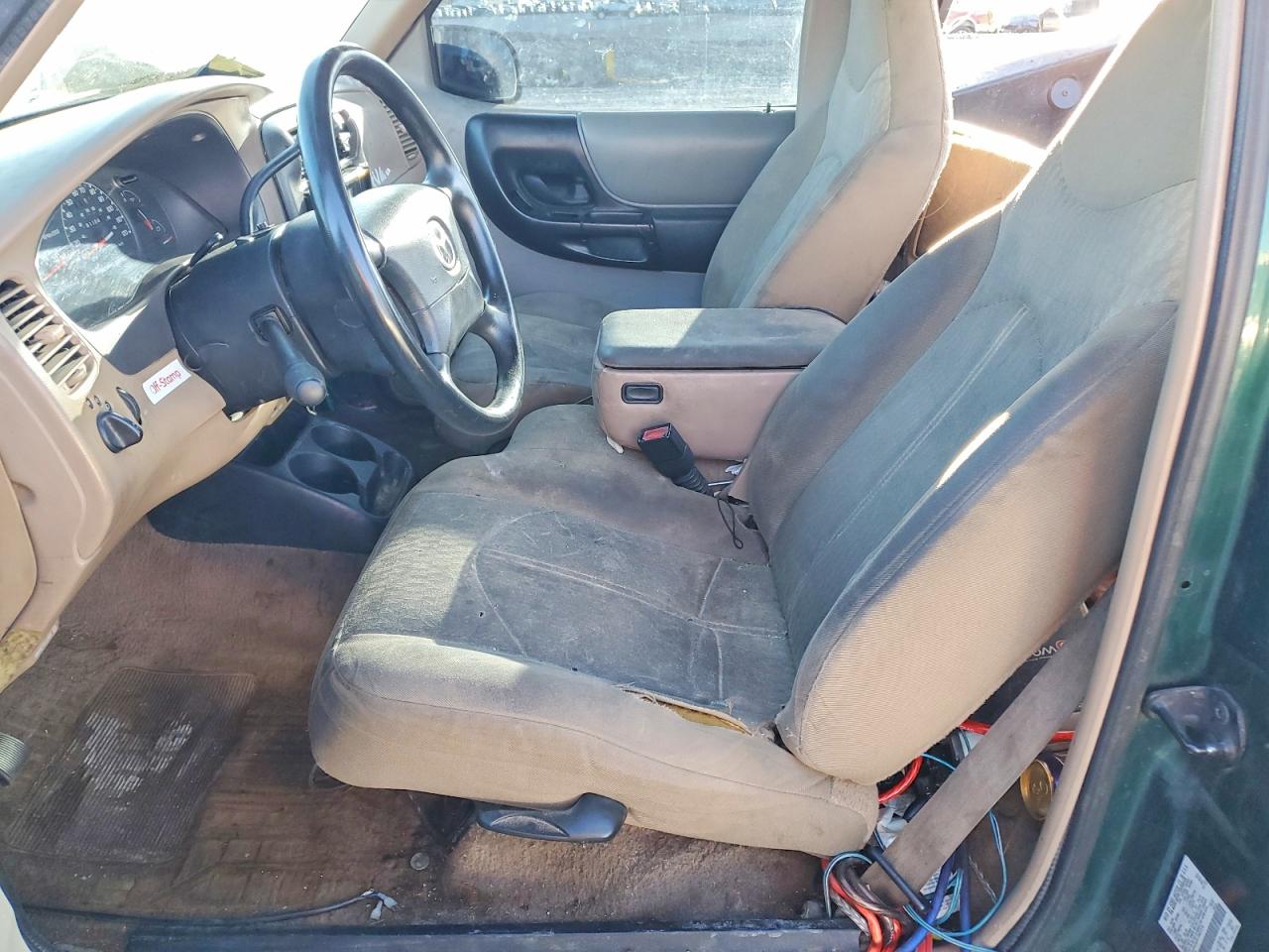 MAZDA B3000 2001 — 8