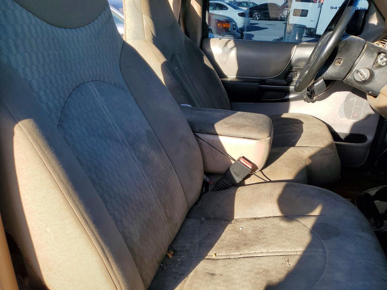MAZDA B3000 2001 — 11