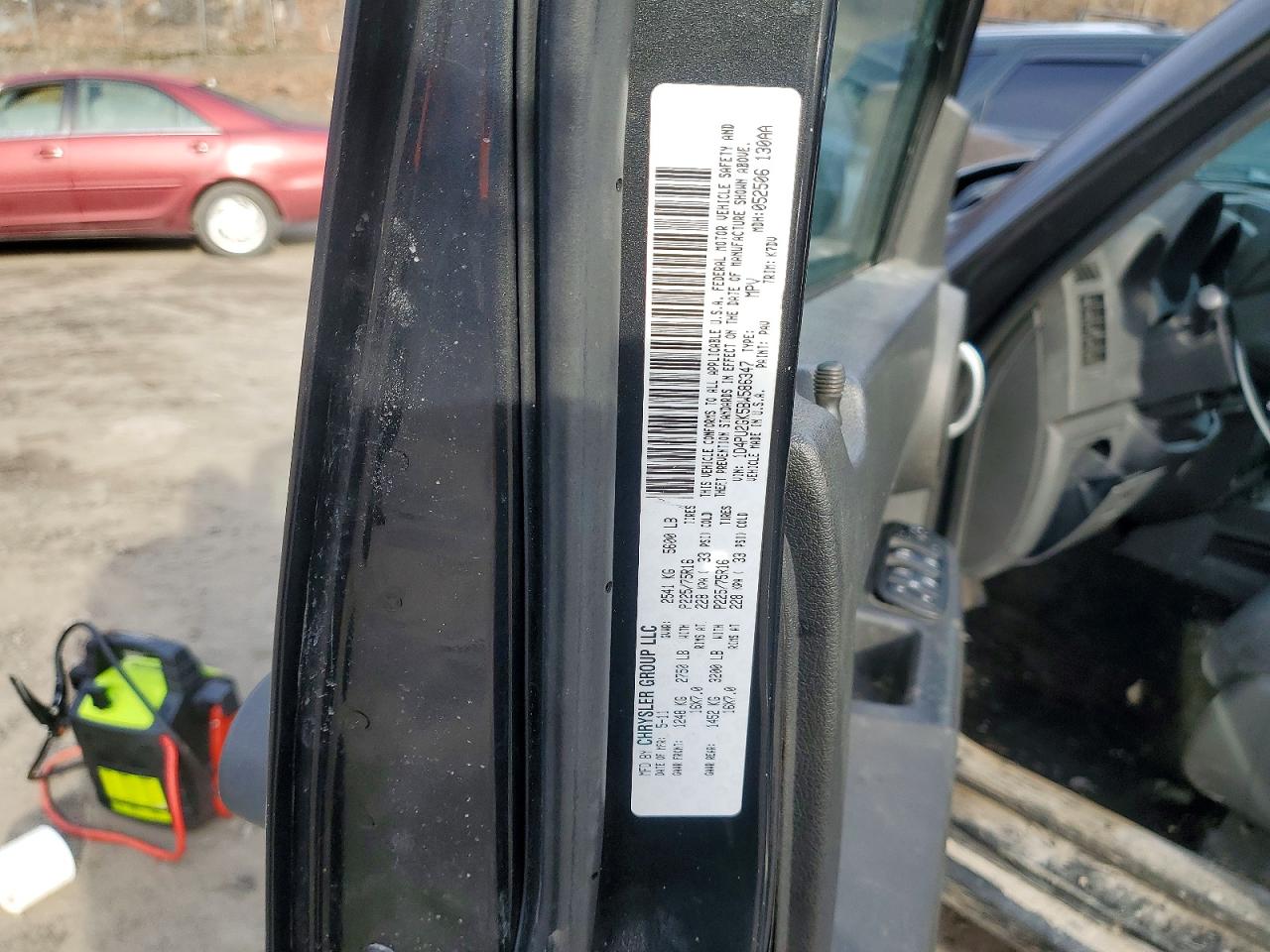 DODGE NITRO 2011 — 14