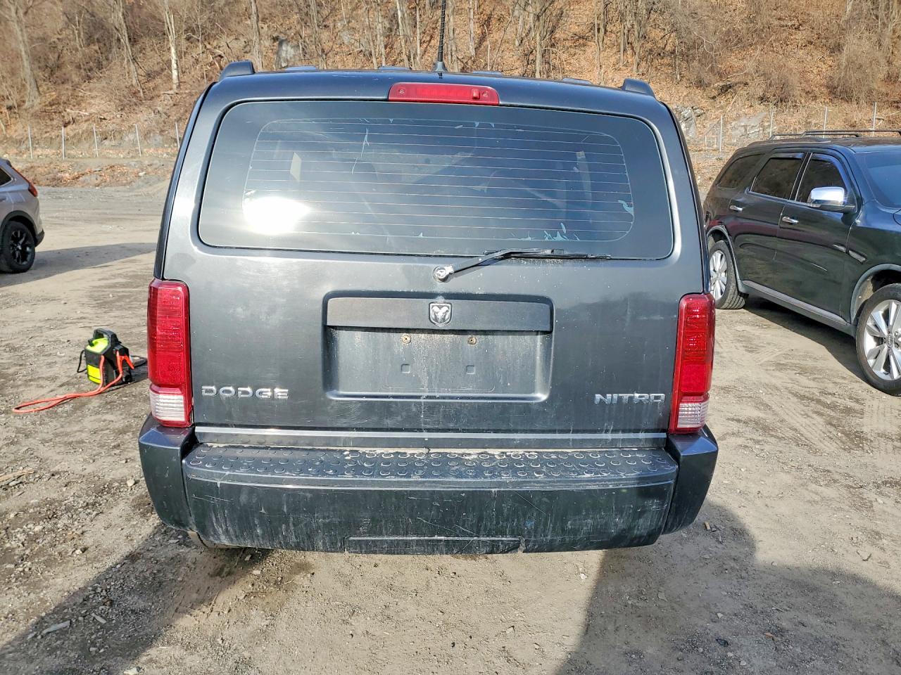 DODGE NITRO 2011 — 7