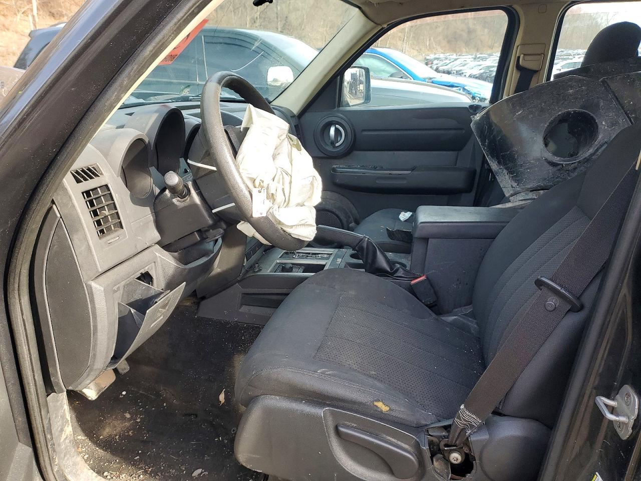 DODGE NITRO 2011 — 8