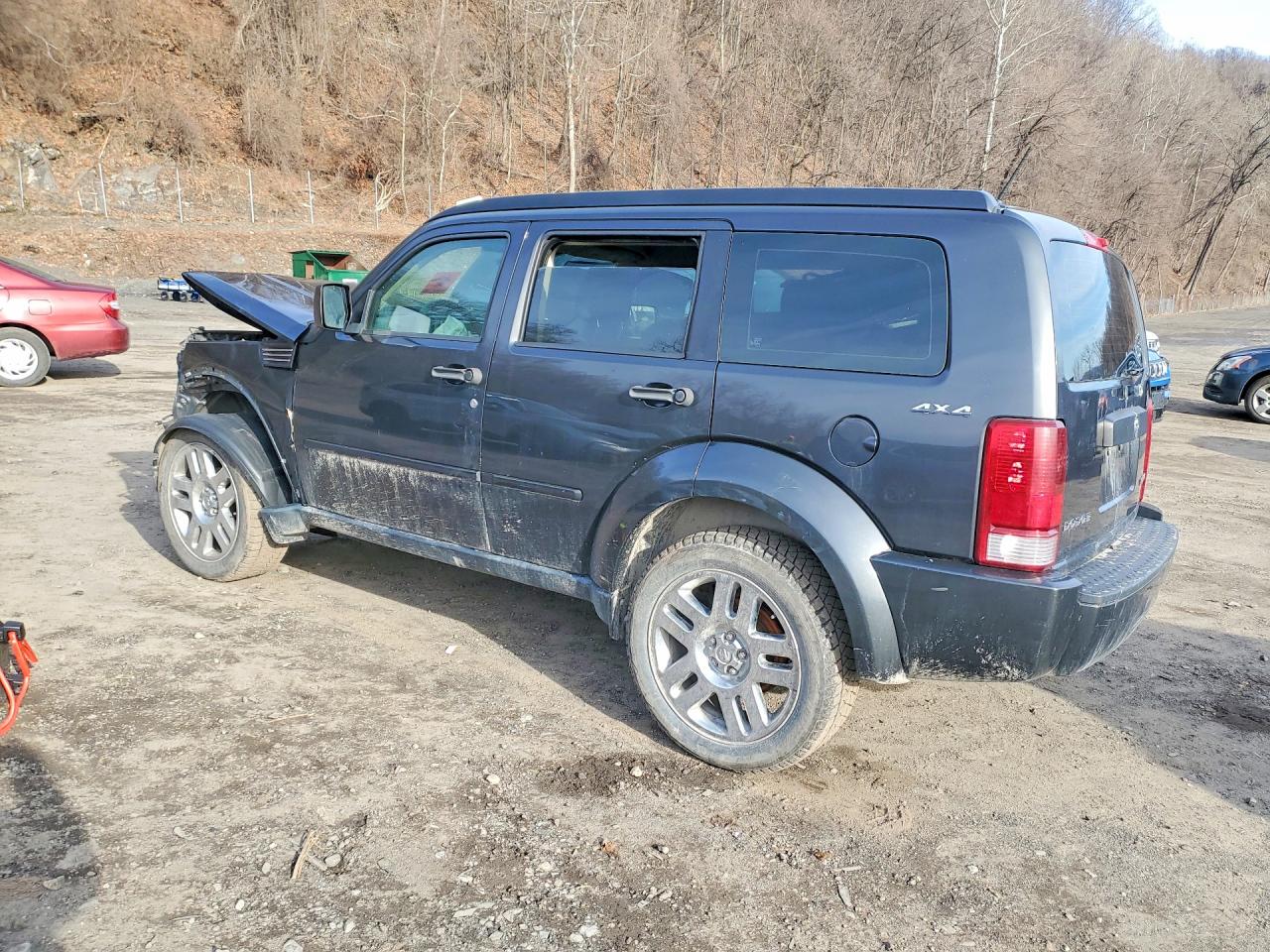 DODGE NITRO 2011 — 3