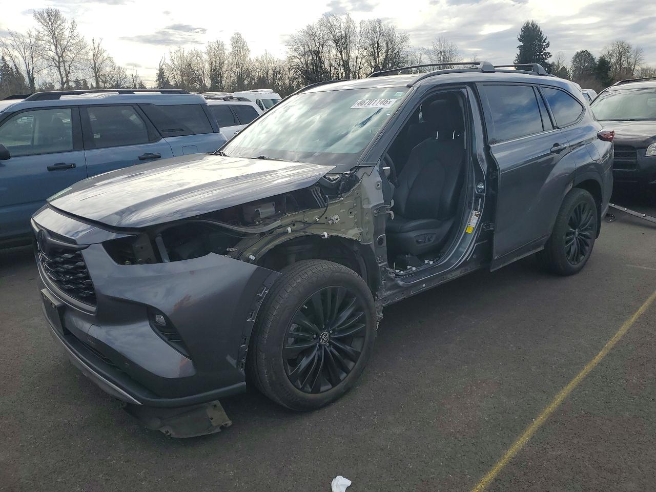 2024 TOYOTA HIGHLANDER HYBRID PLATINUM