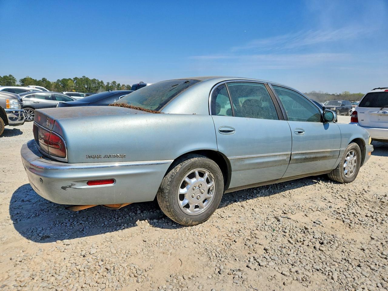 BUICK PARK AVENUE 2004 — 4