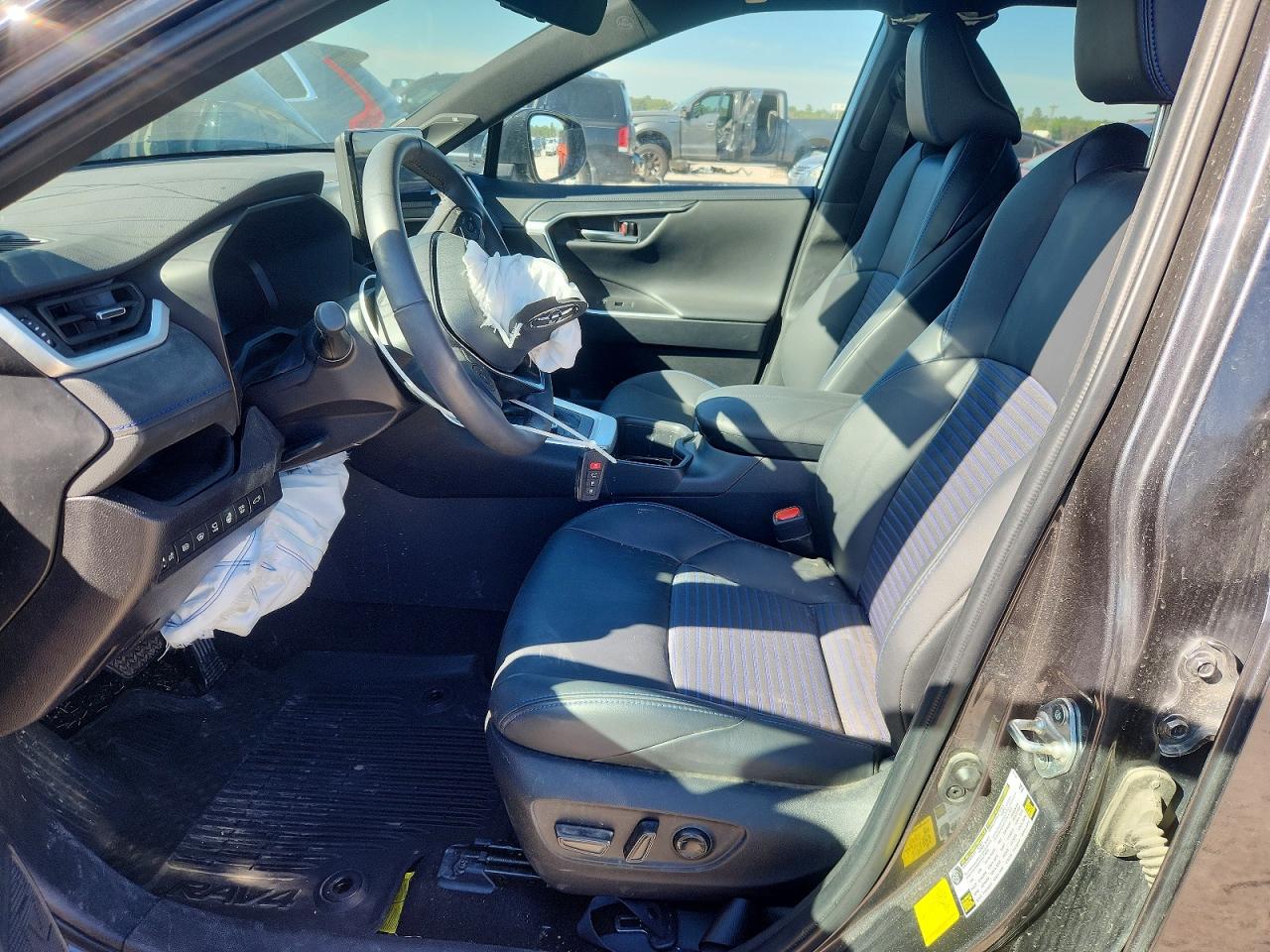 TOYOTA RAV4 HYBRID 2025 — 8