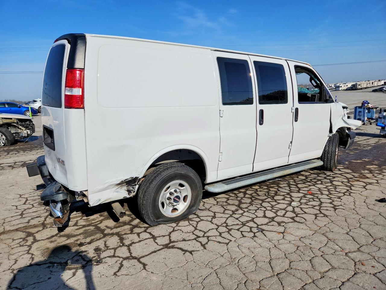 GMC Savana 2020 — 3